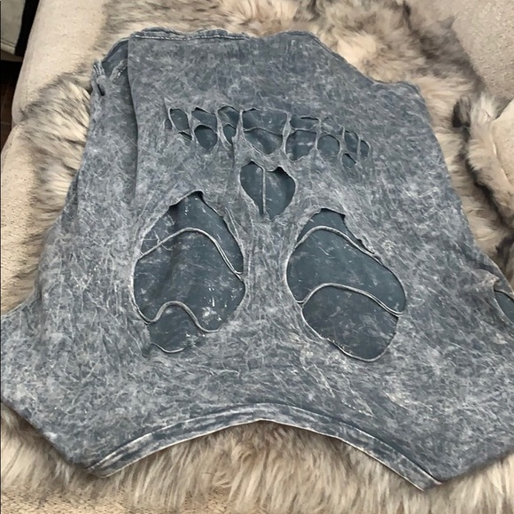 Grey wash skull cut out back T-shirt - Picture 3 of 6